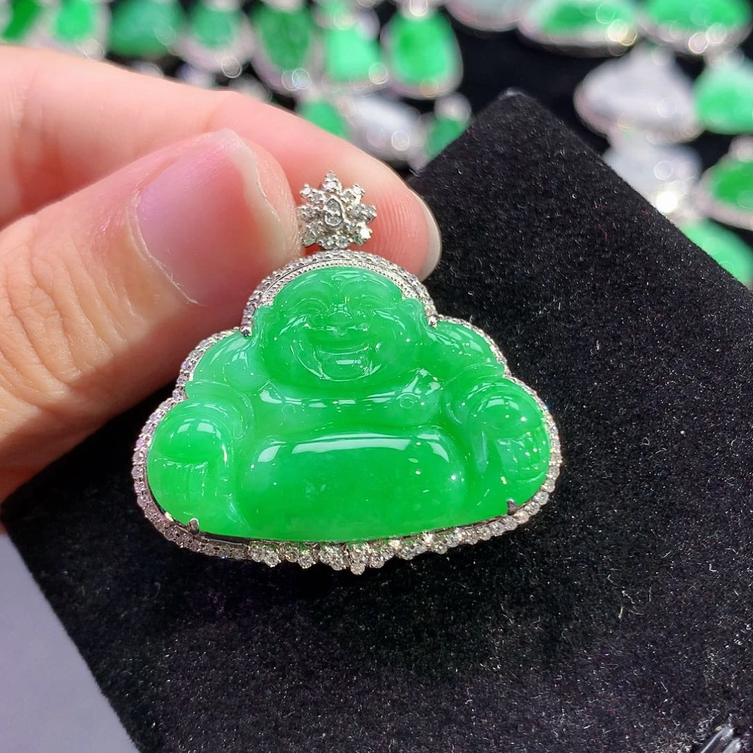 翡翠18K金镶嵌颈饰