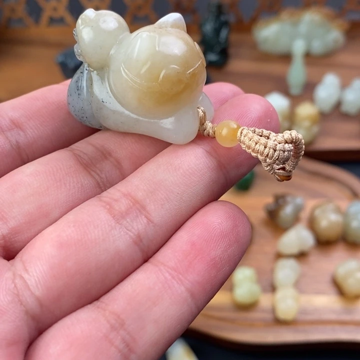 玉***.和田玉未镶嵌颈饰