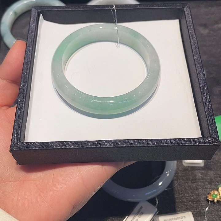 翡翠未镶嵌手镯翡翠手镯