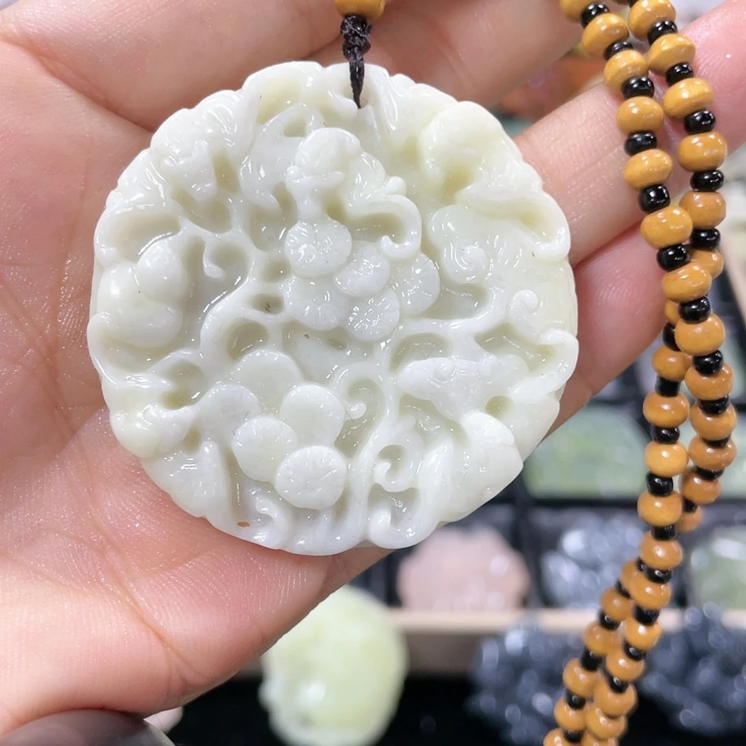 蛇纹石玉颈饰未镶嵌