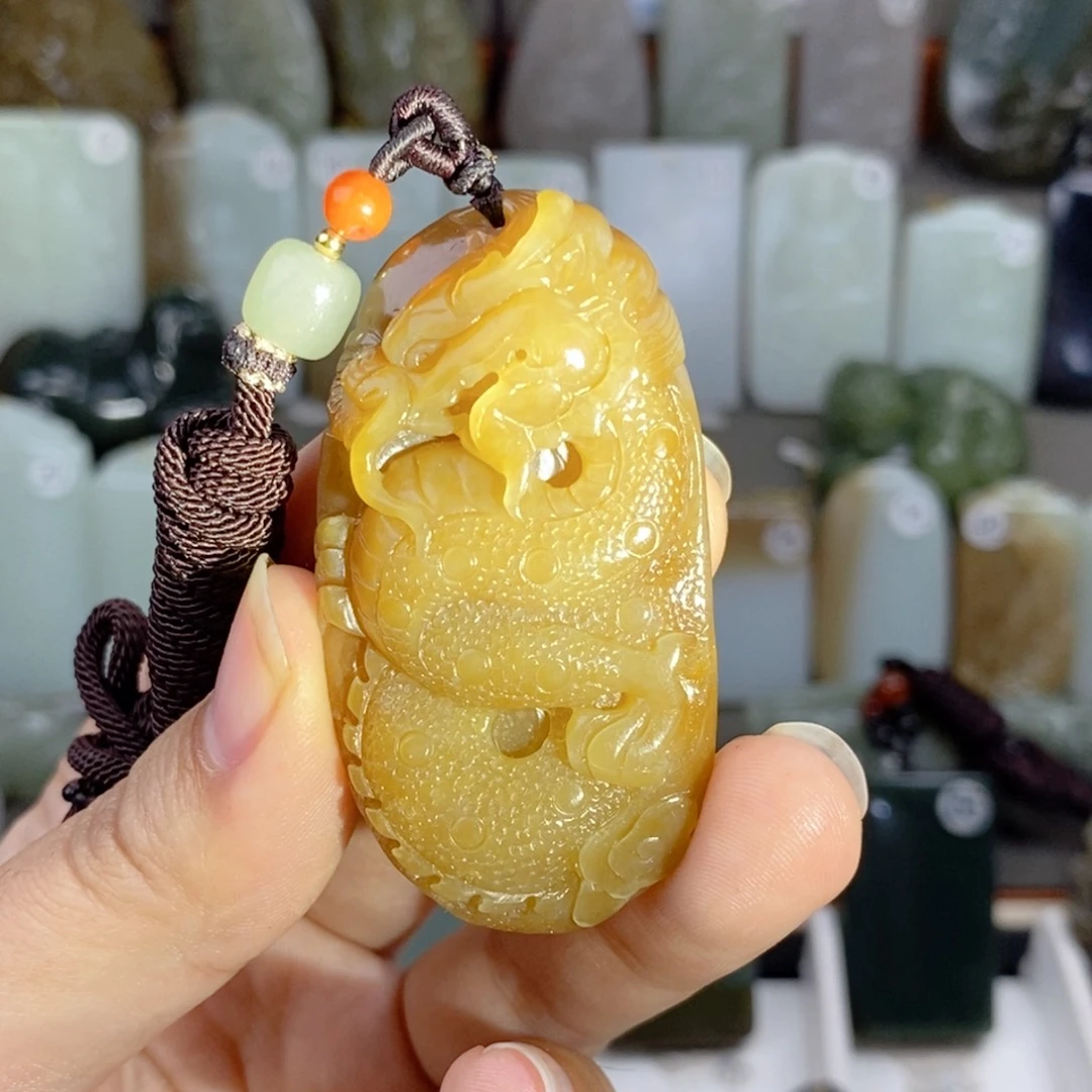 颈饰未镶嵌和田玉（糖玉）