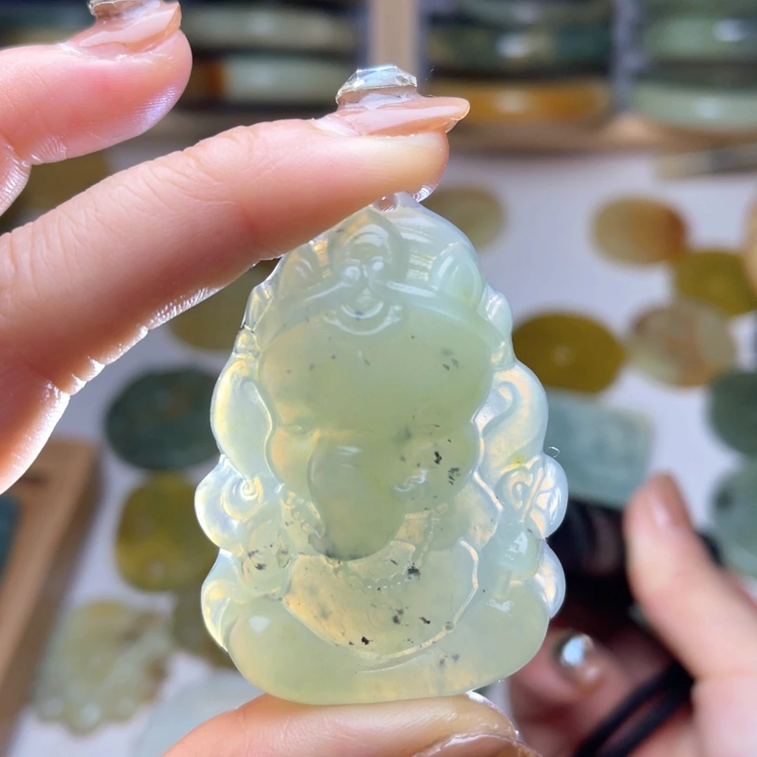 未镶嵌蛇纹石玉颈饰