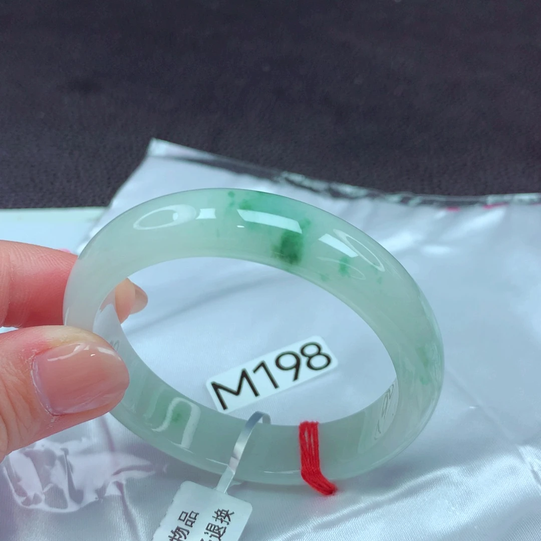 翡翠手镯未镶嵌手镯88