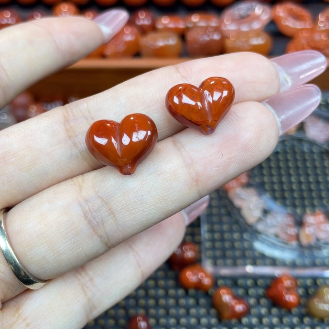 火***兔玛瑙/玉髓未镶嵌颈饰屁桃