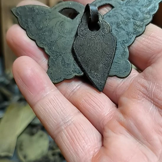 无***朵硅胶蝴蝶一个，包浆自然