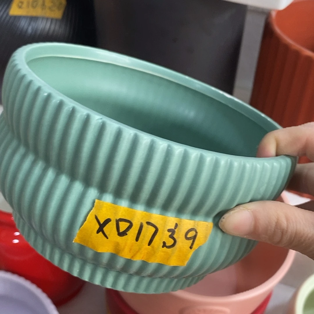 杯子陶盆有孔 瑕疵介意勿拍