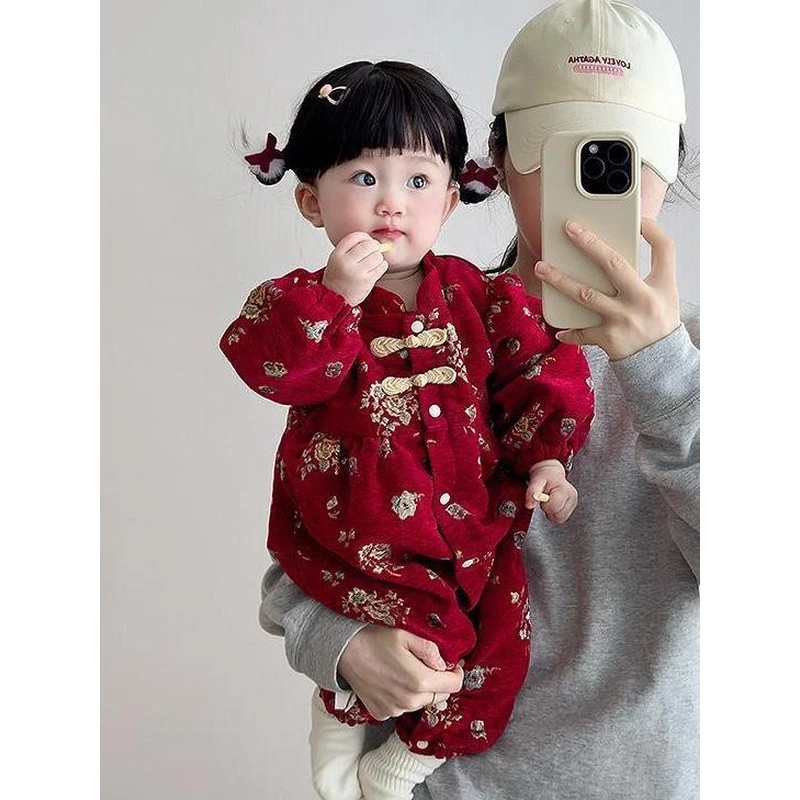 满月宝宝衣服秋款宝宝保暖连体衣加绒包屁衣婴儿秋冬爬服百天礼服