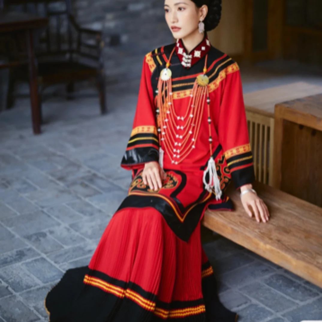 四川凉山彝族风格黑色重工刺绣民族服装女婚服