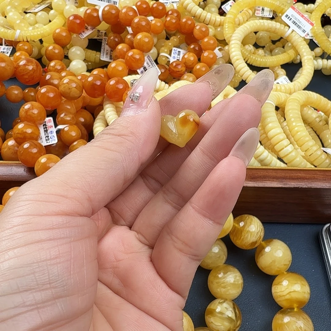 琥珀未镶嵌珠宝奇石