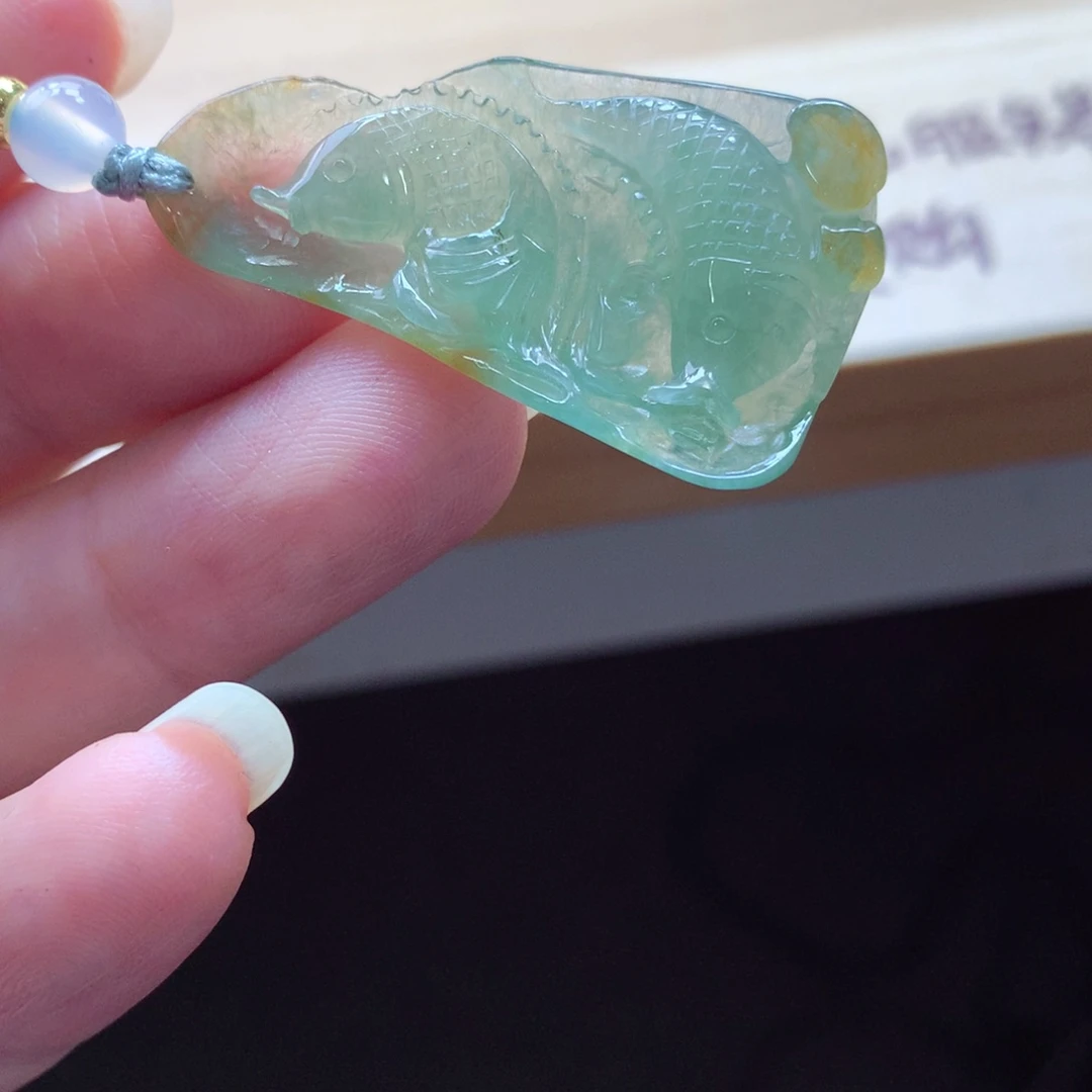 翡翠颈饰未镶嵌吊坠