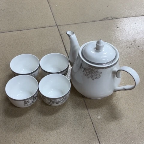 瓶瓷片。。。。。。。。。。。。。。。。。。。。。。