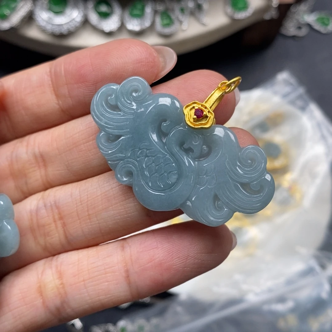 翡翠颈饰未镶嵌翡翠