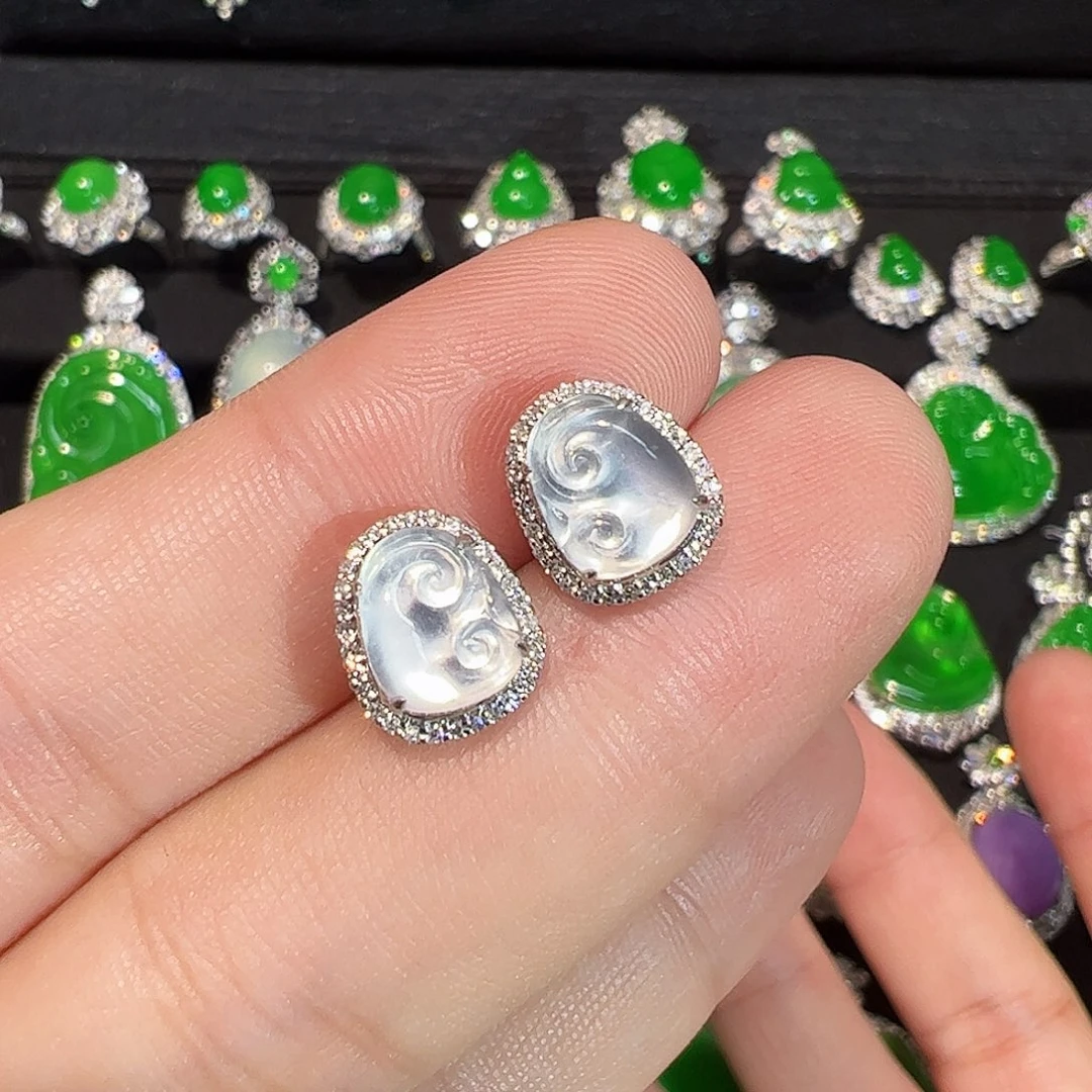 翡翠18K金镶嵌耳饰如意