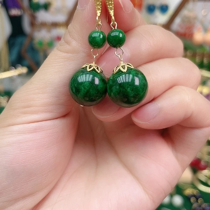 石英质玉合金耳饰