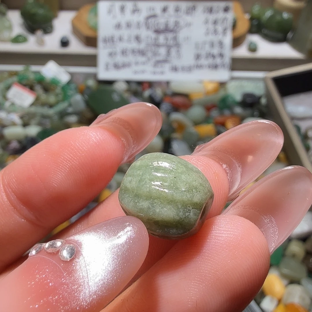 和田玉未镶嵌珠宝奇石