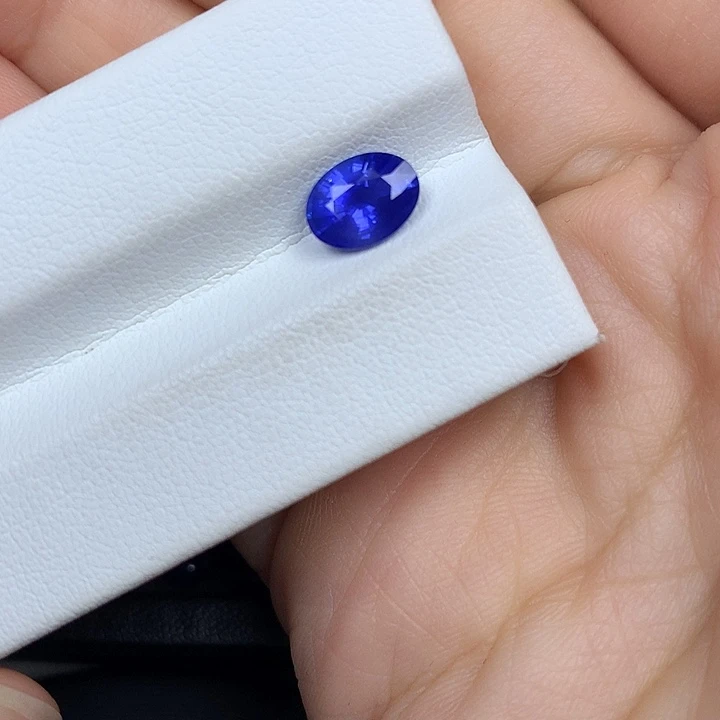 蓝宝石裸石1,5ct矢车菊蓝宝石