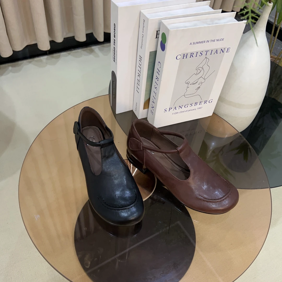 粗跟中跟魔术贴圆头低跟透气单鞋平底复古欧若假日风