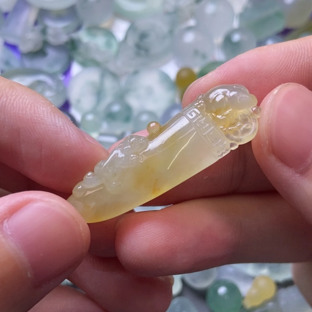 定制翡翠未镶嵌挂件