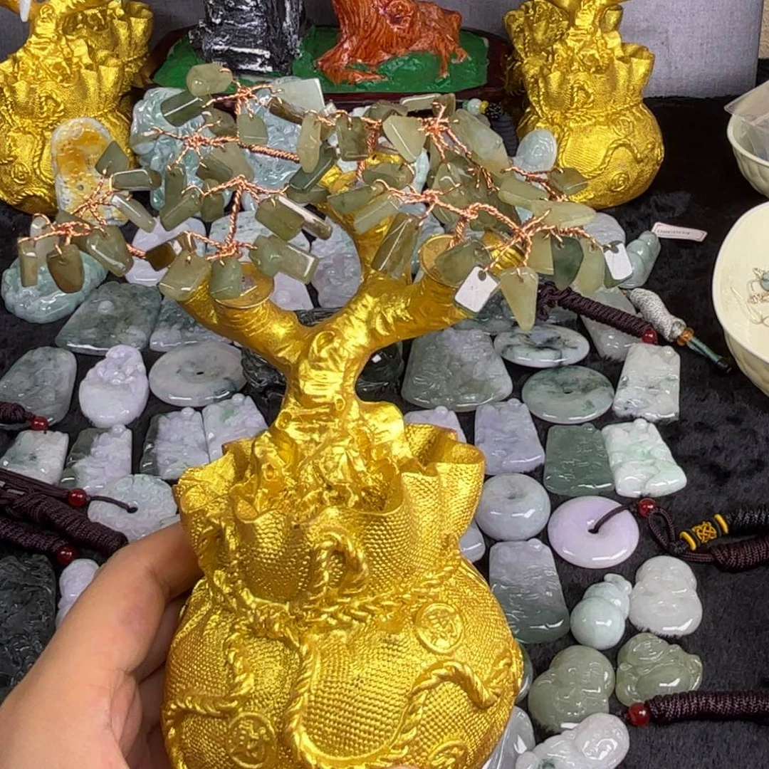 翡翠未镶嵌吊坠(赠链)招财树摆件