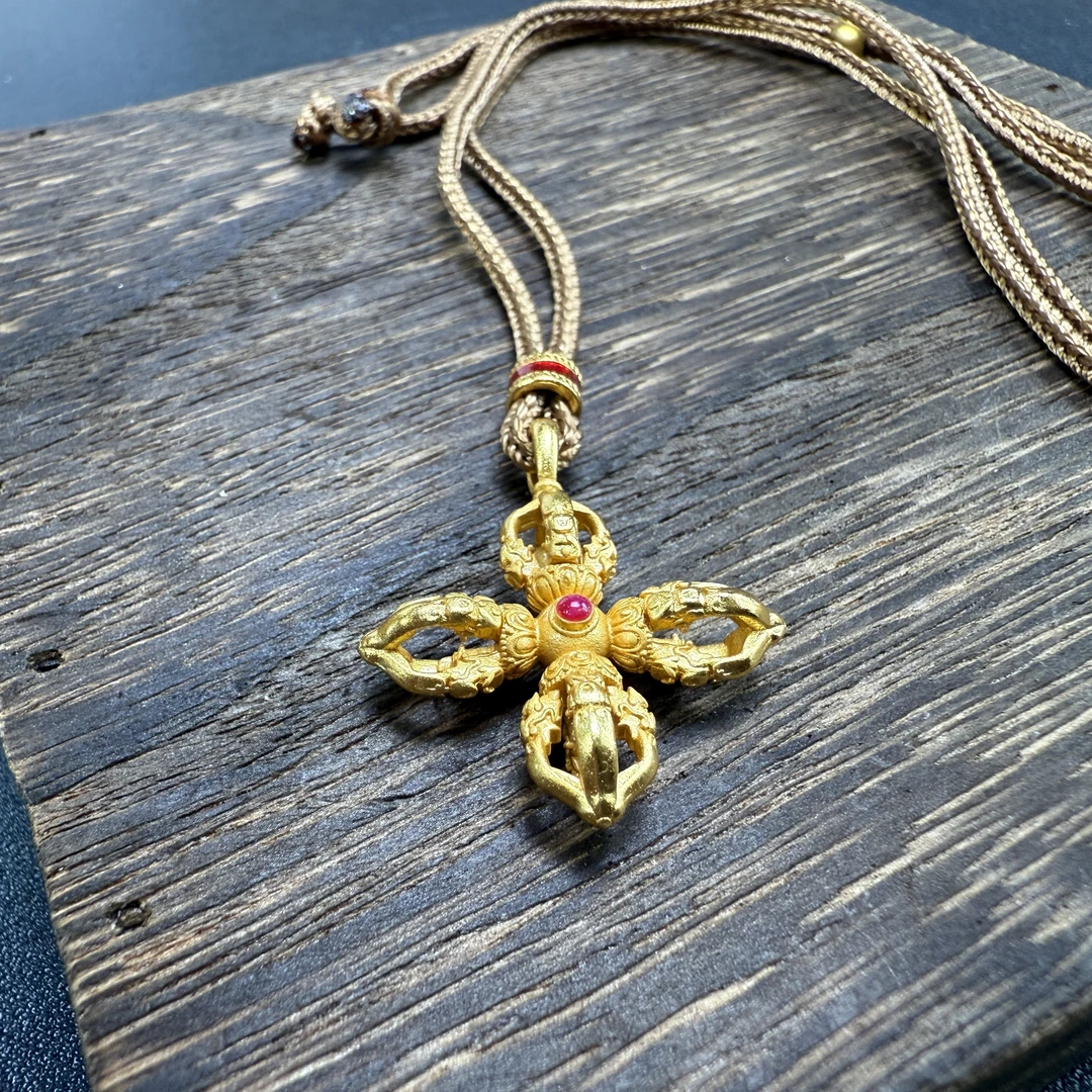 【送运费险+国检证书】18K红宝石金刚杵吊坠 - 1012