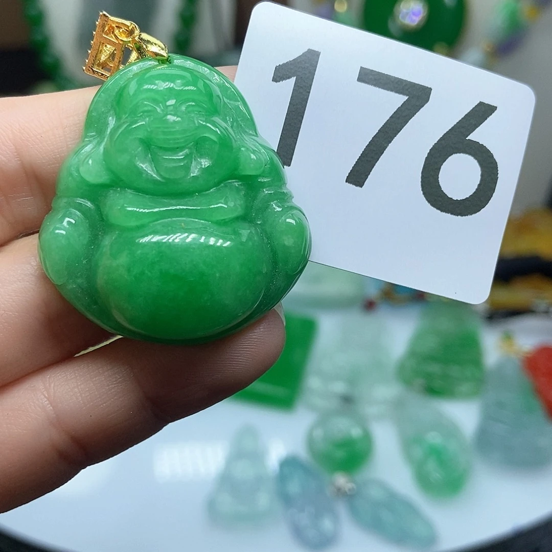 翡翠吊坠(赠链)未镶嵌