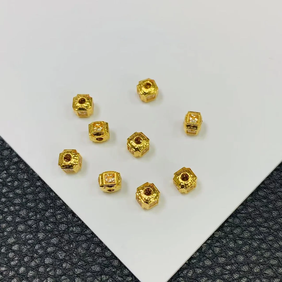 「戴琴珠宝」YZ4228-4mm左右18K金白色方形配件YF(多样性发其一）