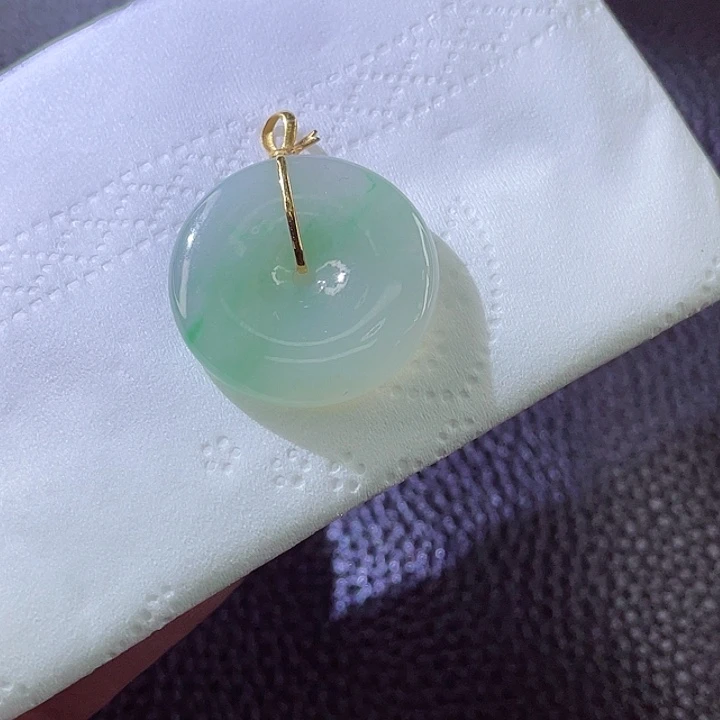 翡翠颈饰18K金镶嵌翡翠