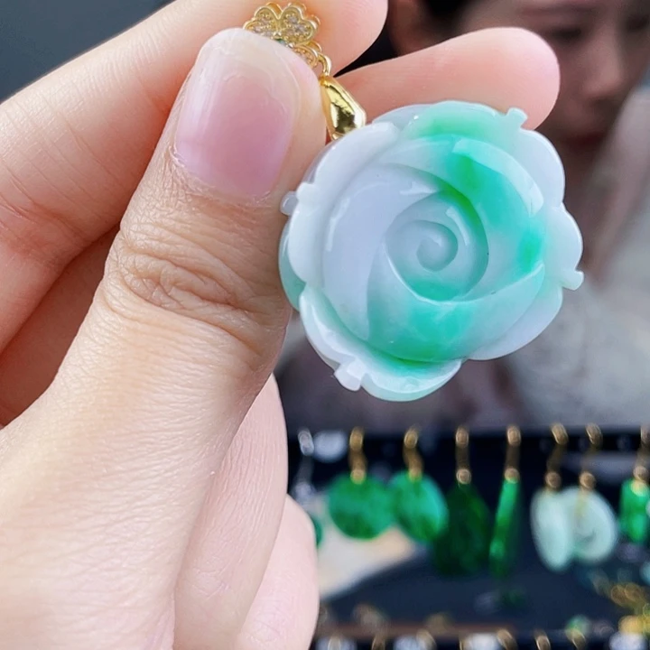 翡翠颈饰未镶嵌饰品