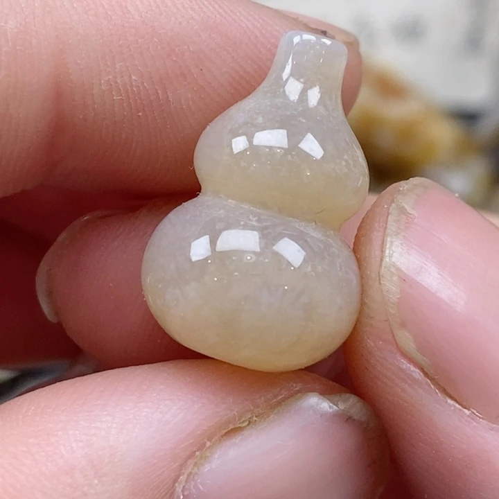 颈饰未镶嵌硅化珊瑚（珊瑚玉）没打孔 小