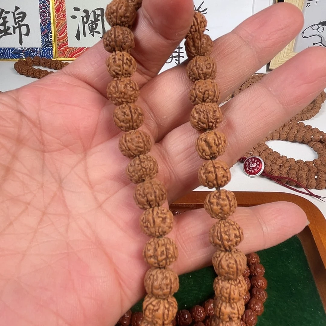树王手持，尺寸11。福利品