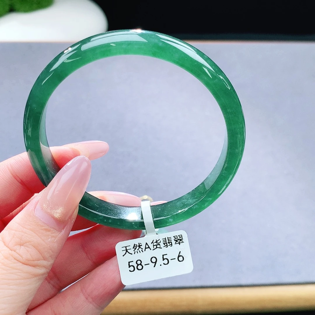 未镶嵌手镯（圆镯）翡翠