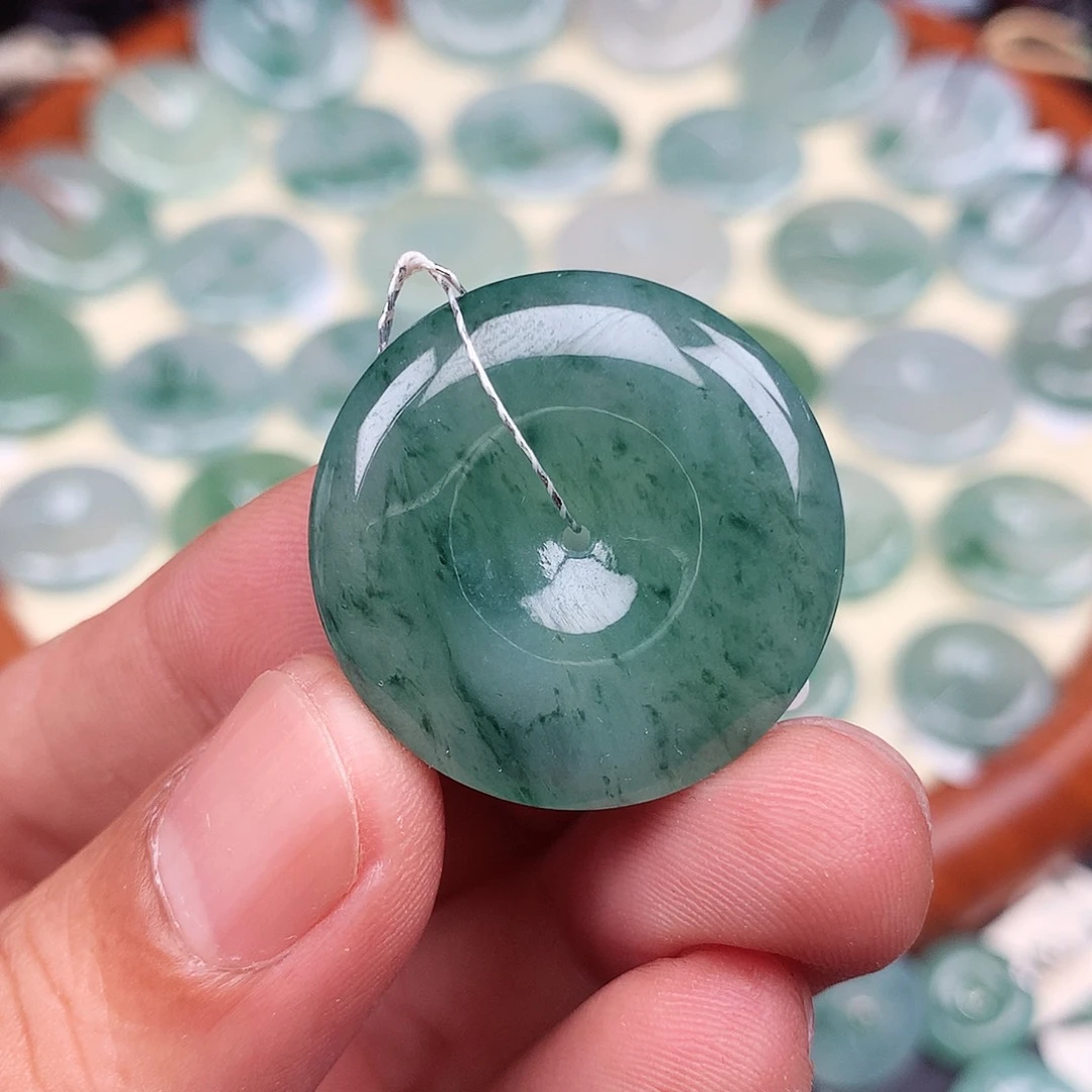 翡翠未镶嵌颈饰28.4-5.8mm