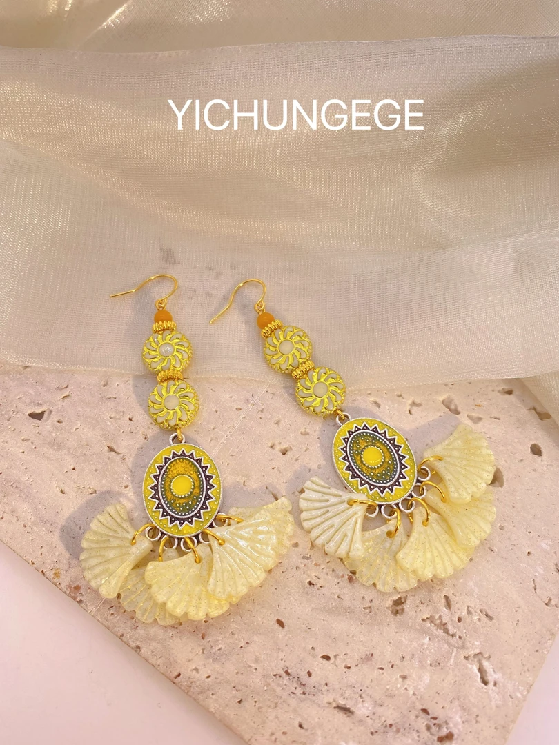 YI CHUN GE GE 铜合金耳饰 原创设计法式小众时尚轻奢耳饰