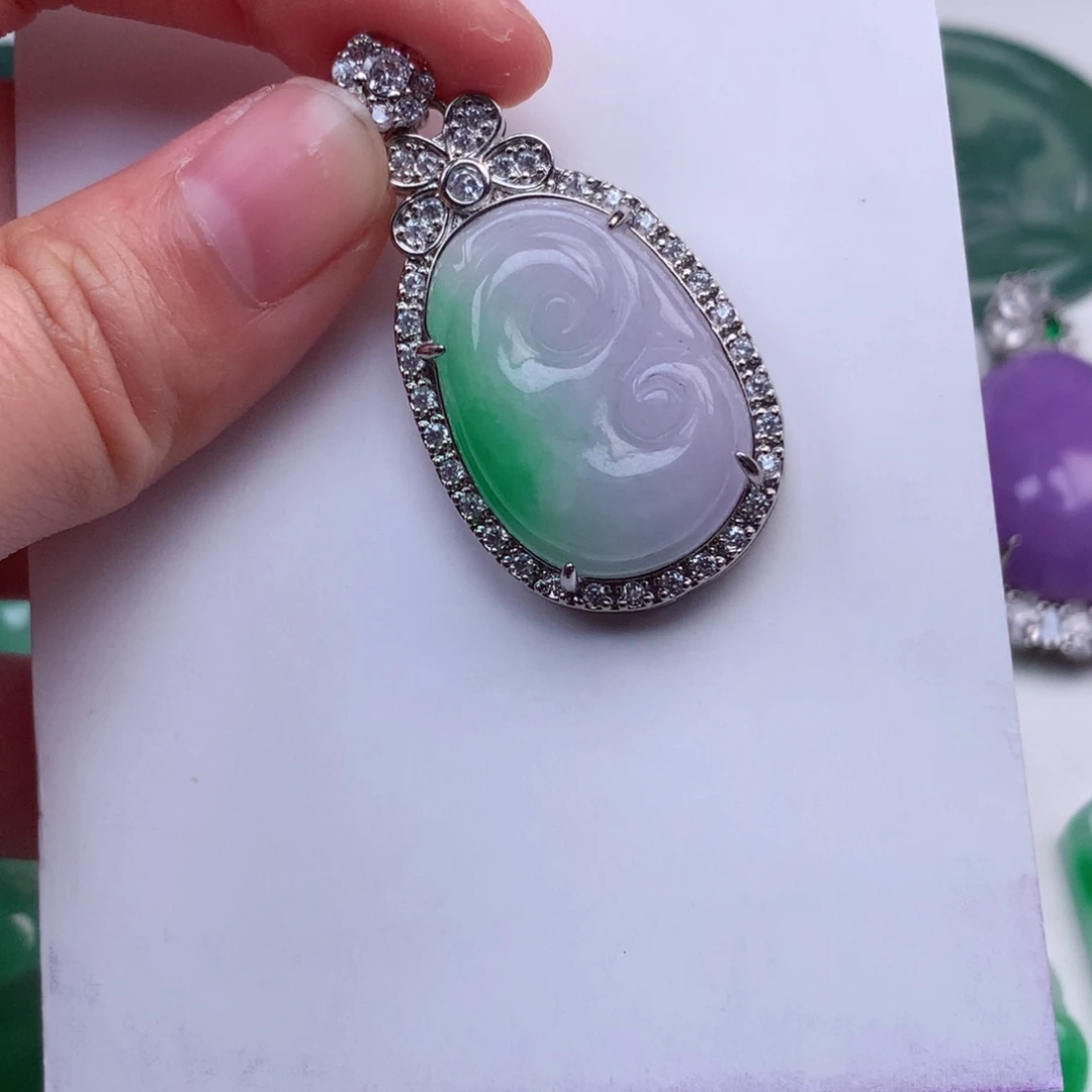 天然的缅料a货吊坠挂件