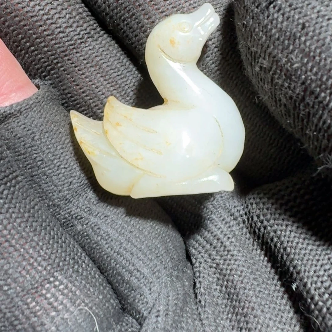 和田玉颈饰未镶嵌声*