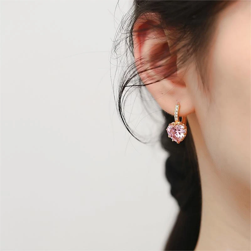 铜合金合成锆石耳饰 粉色爱心耳圈 复古百搭女款 xbj162