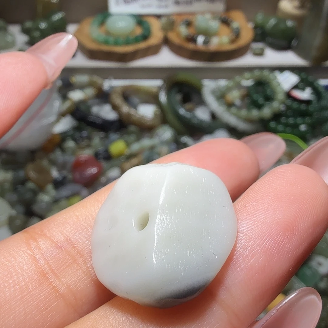 和田玉未镶嵌珠宝奇石