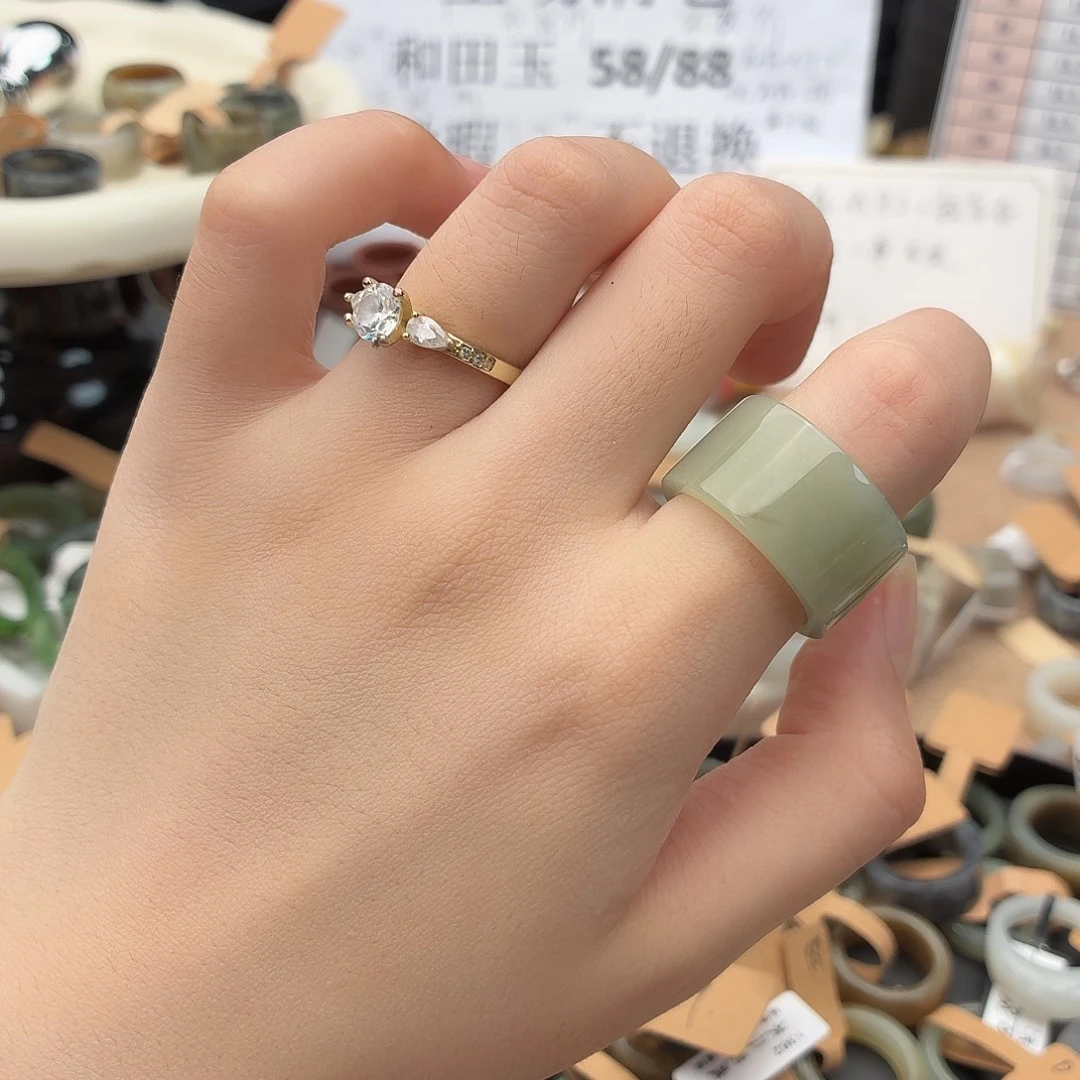 和田玉（糖玉）戒指未镶嵌x24晴水绿直切18.1不退换