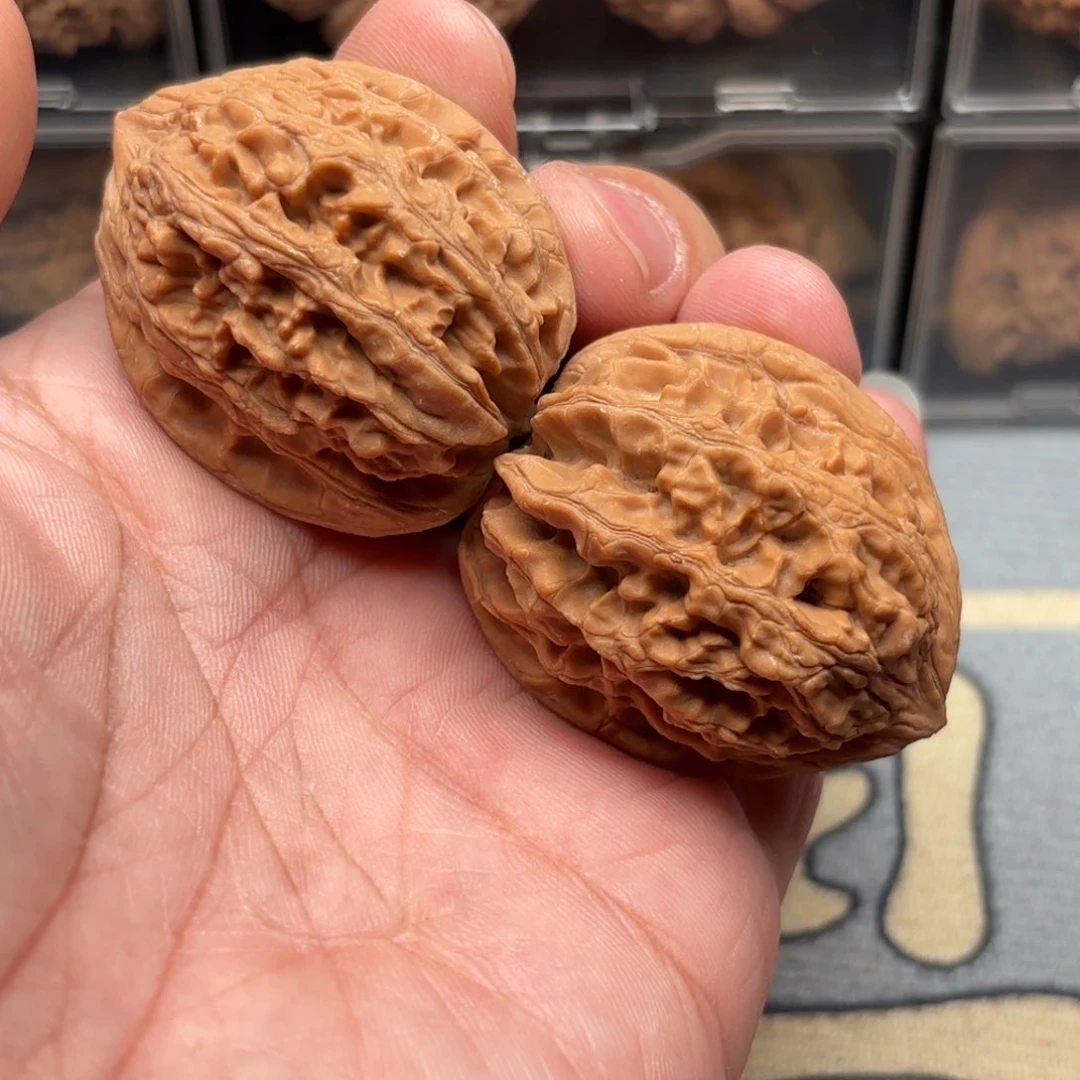 文玩核桃把件一***?大沽石39