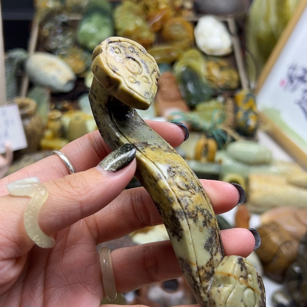 颈饰未镶嵌岫岩河磨玉（透闪石质玉）河磨玉如意