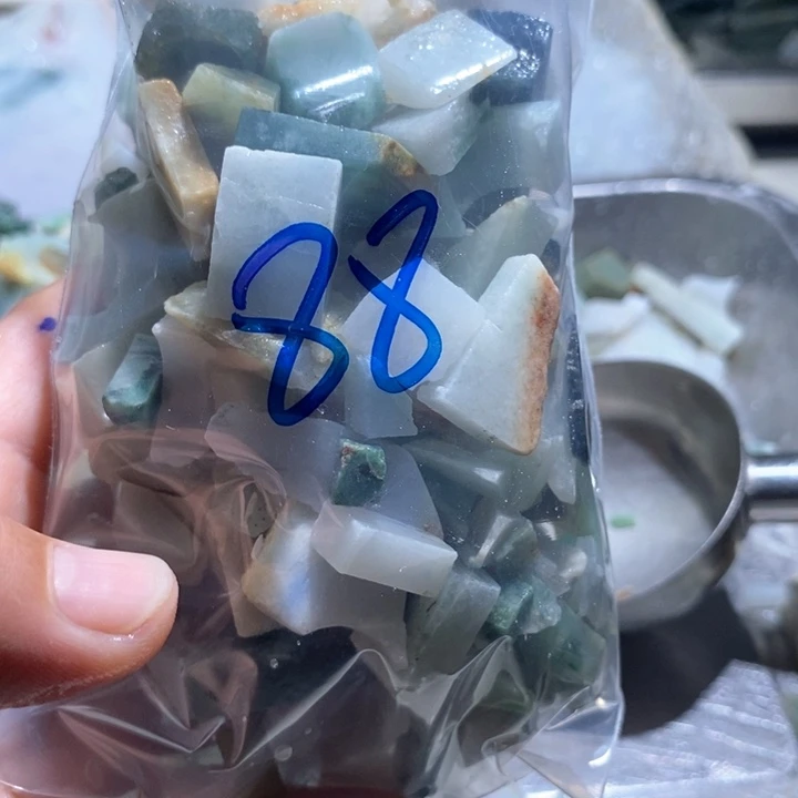 颈饰未镶嵌翡翠鱼缸料88