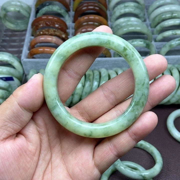 蛇纹石玉手镯未镶嵌华*