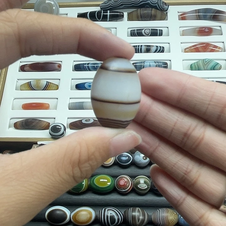 玛瑙/玉髓合金颈饰裂痕