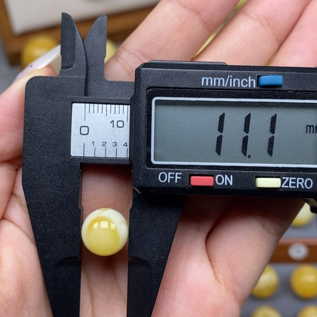 蜜蜡未镶嵌珠宝奇石蛋**基