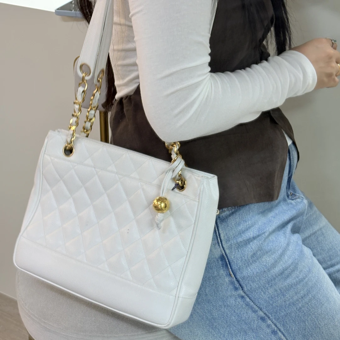 95新 Chanel/香奈儿 白金金球托特单肩包适合日常出行