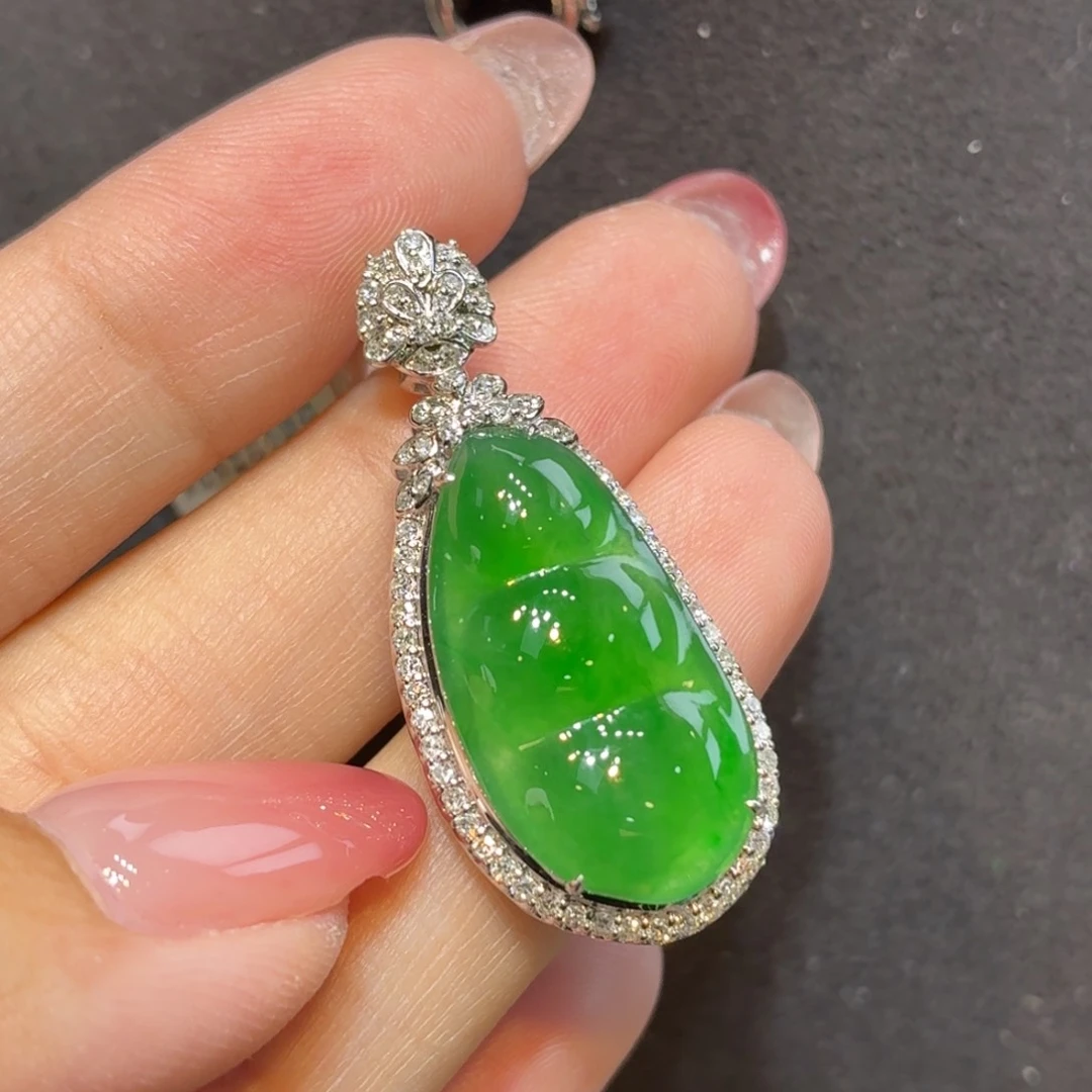 翡翠18K金镶嵌颈饰天然缅甸翡翠