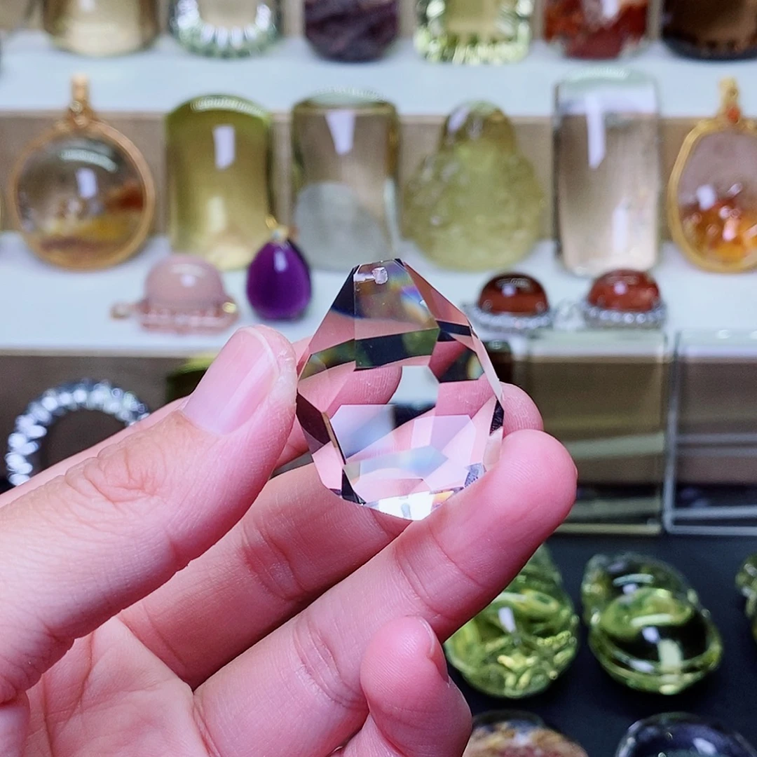 海***侠吊坠(赠链)未镶嵌水晶