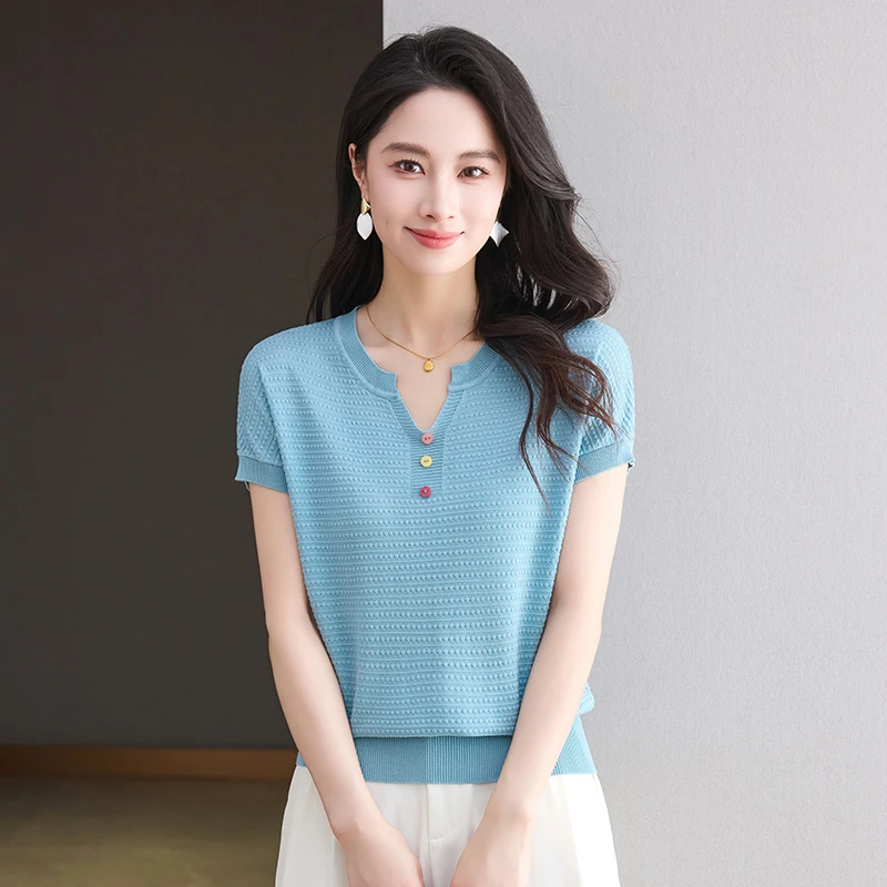 2025年夏季V领修身短袖中年女士天丝透气T恤百搭宽松气质时尚短款