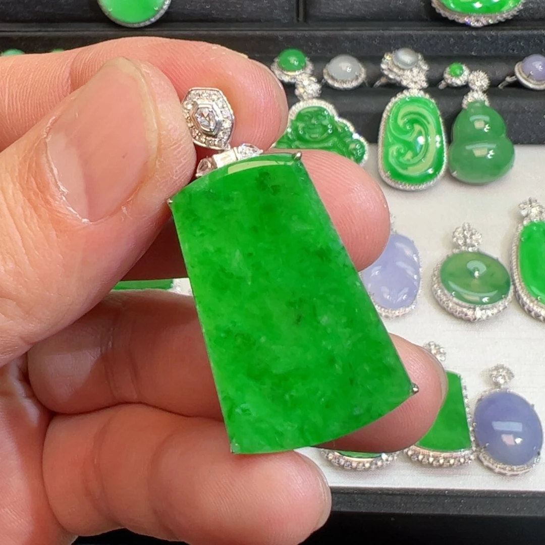 翡翠吊坠(不含链)18K金镶嵌