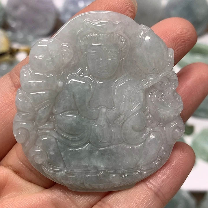 翡翠未镶嵌颈饰观音福利